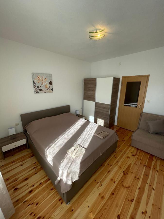 Ivan I Matej Apartments Blace Exterior photo